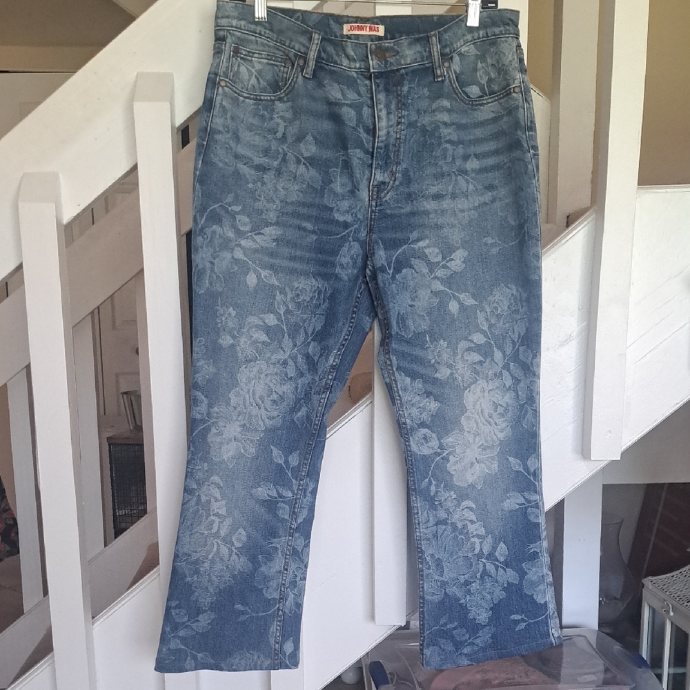 Johnny Was Crop Faded  Floral Jean Sz 31 EUC 3M Excellent Condition